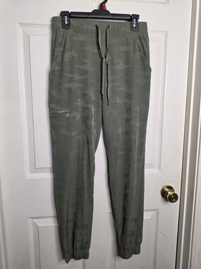 healing hands Olive Camo Joggers with Drawstring